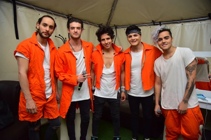 U5Global_Dgo's tweet photo. @JulioMucinoP por favor tome en cuenta a @urbandfive para la @FENADUoficial
Se merecen una oportunidad
Fotografías tomadas en el show de Lerdantino 2018 https://t.co/2yKzZMNJul
