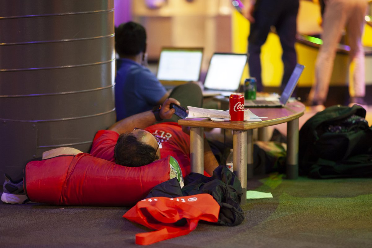 charlottehacks's tweet image. Still going strong...#hackathonCLT