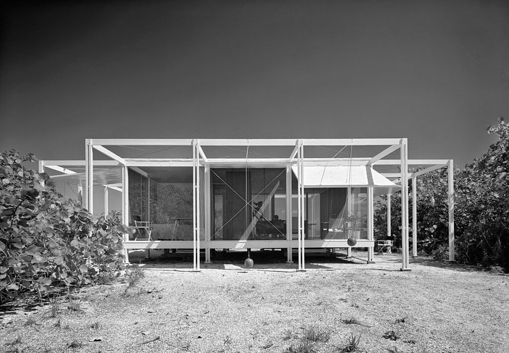 jm_buru's tweet photo. 🔺Una casa que conquereix els seus límits, que crea espais de transició on el dins és el fora i el fora és el dins
🔸Walker Guest House (1952-53) Sanibel Island, EUA
Arq. Paul Rudolph
#100x100Masterhouses #Architecture #Arquitectura #bnw #EUA #Rudolhp #masterhouse #masterpiece https://t.co/vSVwSo9rxT