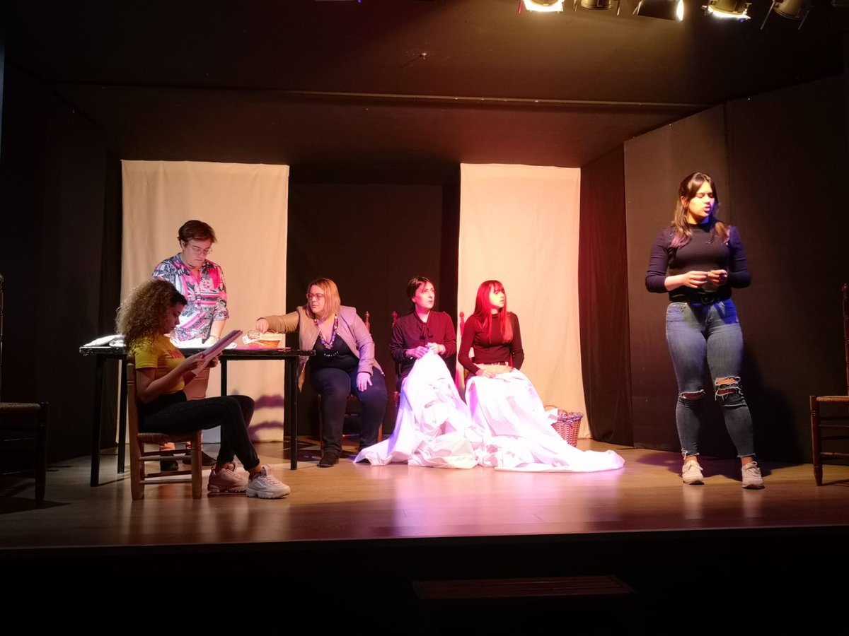 GteatroSureste's tweet photo. Y también hoy en la Muestra de #Teatro de #Fuentidueña "La Casa de Bernarda Alba" por grupo Melodrama de #Arganda
Intensa e impactante 
🎭🎭🎭🎭🎭 https://t.co/rYRp0QDEc5