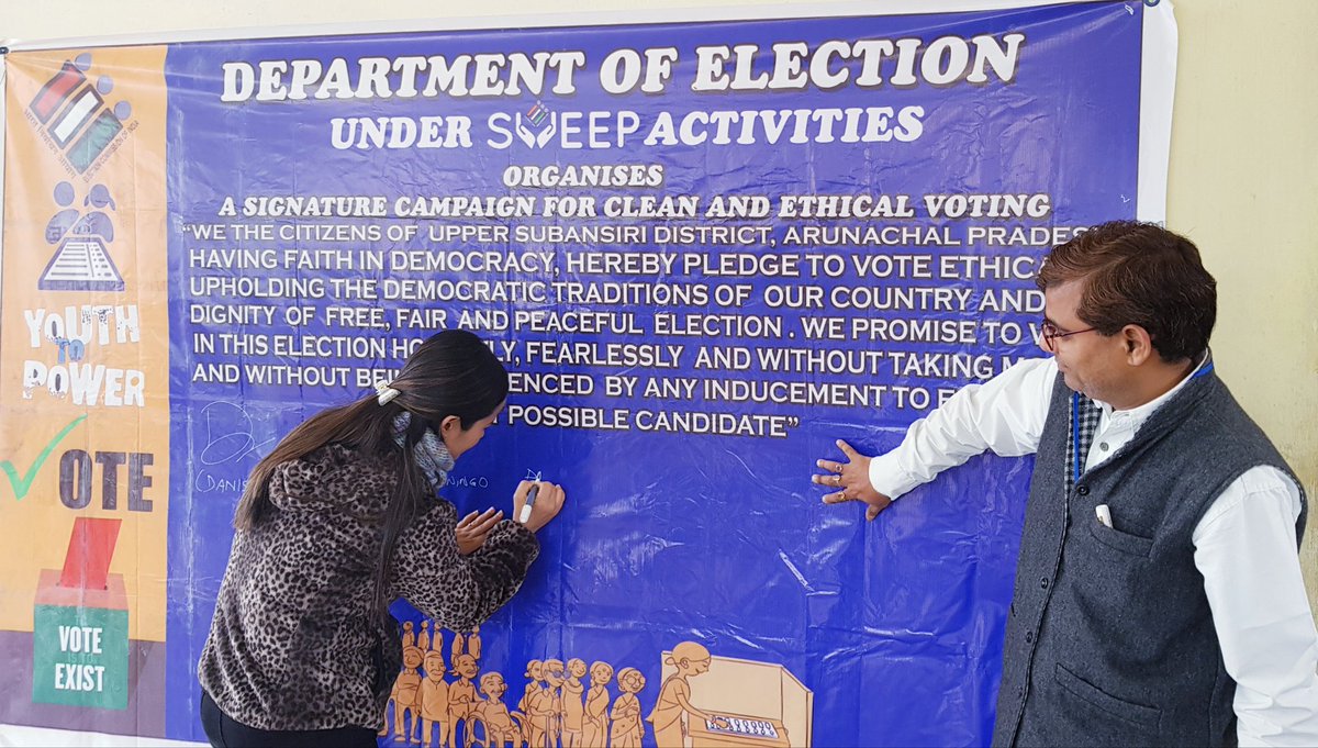 SveepUS's tweet photo. #EthicalVoting Signature Campaign inaugurated by DC DAPORIJO @iasdanishashraf on 23rd March 2019. Campaign will continue at different places of District.

#UpperSubansiriKaregaVote

@ceoarunachal https://t.co/MvnNnzBdPp