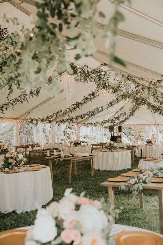 Knotted_US's tweet photo. Wedding day details #wedding #weddingdecor #knottedus #weddingphotographer #bride #white #romantic #love #weddinginspiration #weddings https://t.co/KfdTg9bWWh