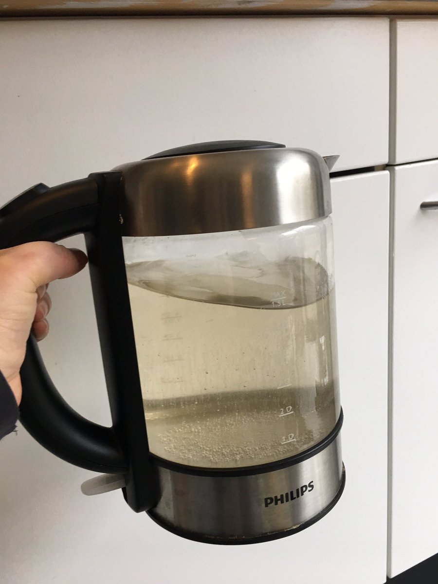 Meer mensen <a href="/nijmegen/">Nijmegen</a> @nijmegenlent <a href="/lent/">Michel Lent</a> die een kleurtje in het kraanwater hebben? <a href="/Vitens/">Vitens</a>