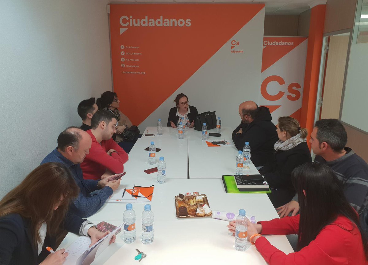Cs_Albacete's tweet photo. 🍊 Reunión de los responsables digitales de @CiudadanosCs #Albacete. Gracias a todos por su implicación. Sois nuestra fuerza. 
#Redics 👏 https://t.co/8HG9R2Xfqj