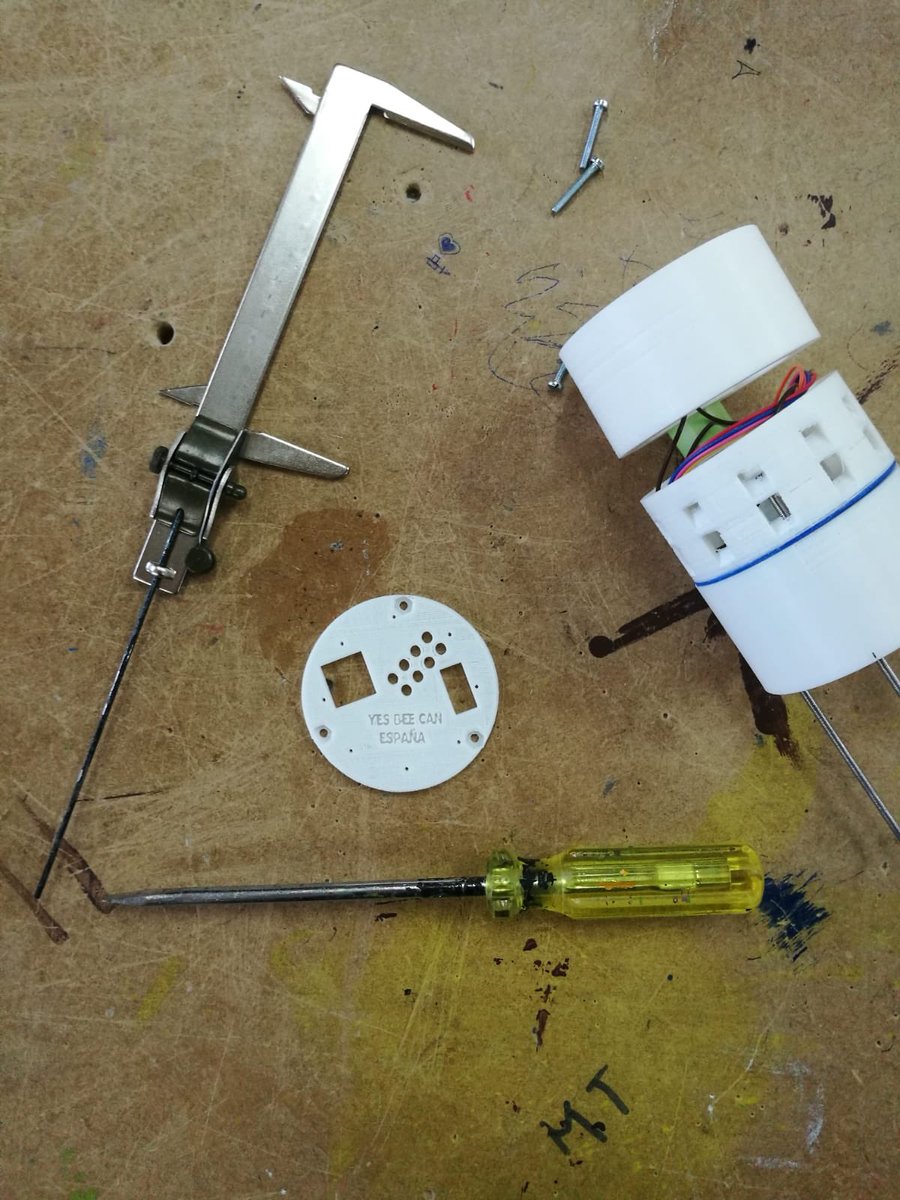 yesbeecan's tweet photo. Ya tenemos el primer prototipo montado 💪🏻🐝 https://t.co/Vy3okmqWwR