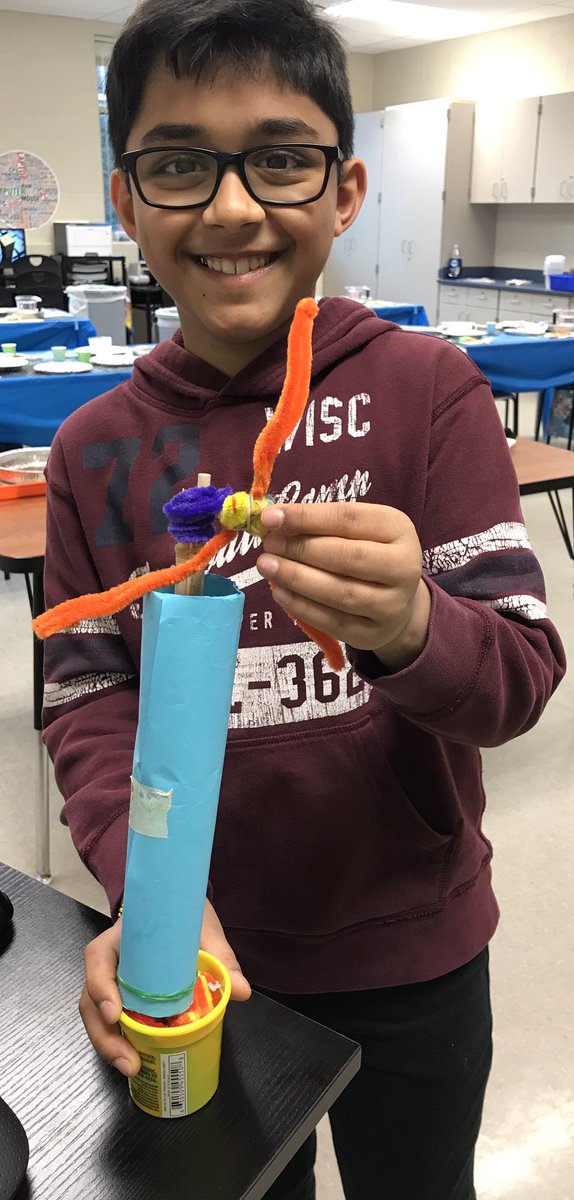 JenniferAGates's tweet image. #STEMon Wants my advice on making a hand crank or auto handle to gen wind on his turbine prototype. 7:25am. Fri AM. Has 2 other models. “Can’t wait 2C U Monday w updates!” #weatherinstruments #fourthgrade @MtnViewES #LoveToSTEMHere @ReneeGarriss @WhitSpooner #everystudenteveryday