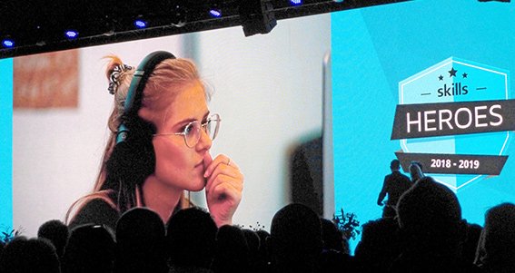 Brons voor FLeur Hagen (<a href="/glu_student/">GLU</a>) bij Skills Heroes The Finals, grafische vormgeving. Gefeliciteerd Fleur! Myron Kouffeld (Deltion  College), goud en Emma Renting (Da Vinci College), zilver.  #glu #mbo #skillsheroes #STF19 #worldskills #trots