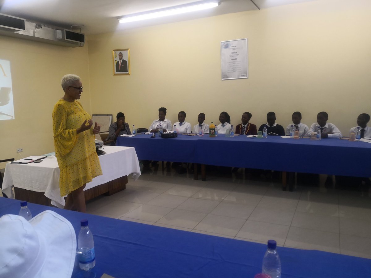 TelOneZW's tweet photo. Our Girls from Sakubva High 1 and Nyamauru High Schools are receiving Grooming, Etiquette and Personal Branding training by Odiline Kava #TelOneQueenmakers #TelOneInTheCommunity https://t.co/ecMspRSApL