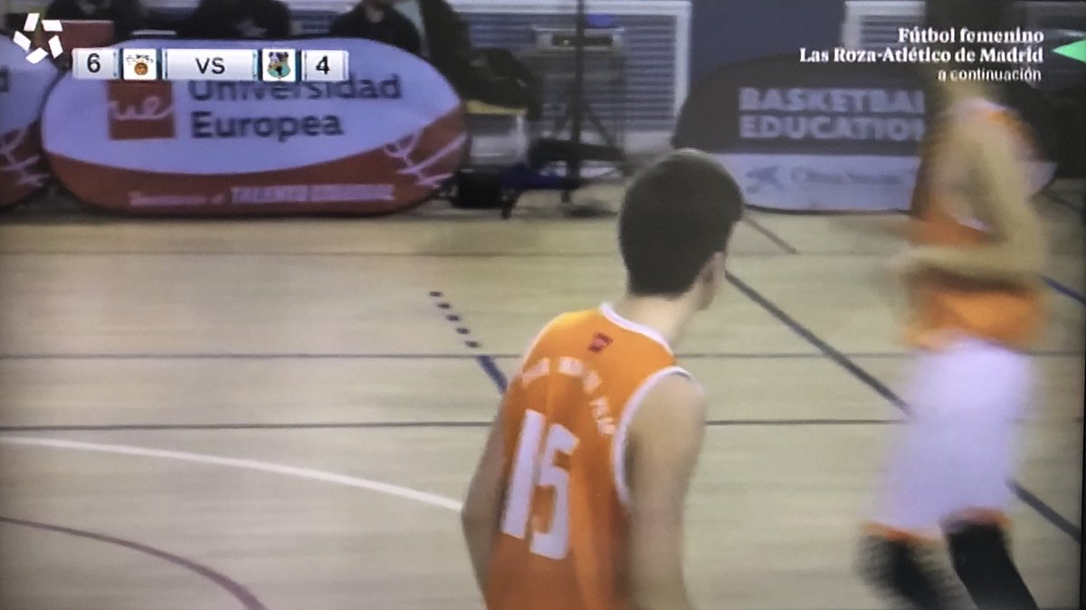 Todos viendo ahora mismo <a href="/laOtraTM/">laOtra</a> el partidazo entre <a href="/Basketsmp/">Baloncesto SMP</a> y <a href="/SigueMene/">Baloncesto Mene</a>. Ya hemos visto dos mates!! Como mola que <a href="/telemadrid/">Telemadrid</a> apueste por el baloncesto colegial 🙌 #CopaColegialMadrid #TienesQueVivirla
