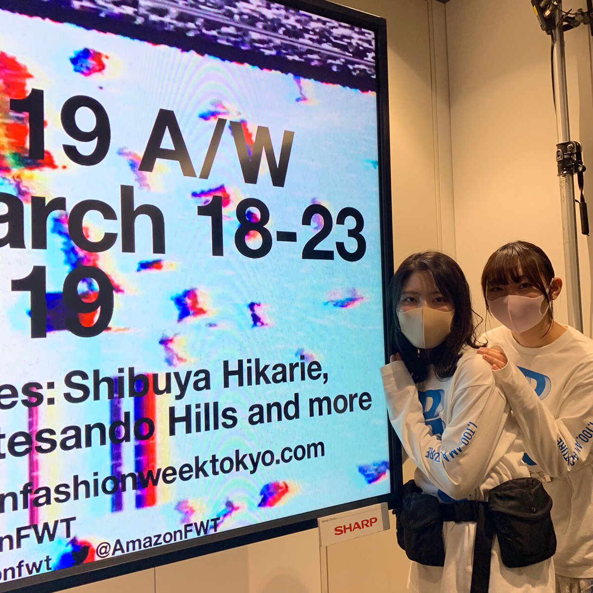 RakutenFWT's tweet photo. #AmazonFWT コレクション発表も残り2ショー!今回も、ショーを #シャープ の大画面でも観覧可能です。最後まで #AMFWT に乞うご期待ください😊🙌
#SHARP #アマゾンファッションウィーク #AmazonFashionWeekTOKYO #fashionweek #tokyo #東京 #2019aw #2019秋冬 #渋谷ヒカリエ https://t.co/u83MUujuj5