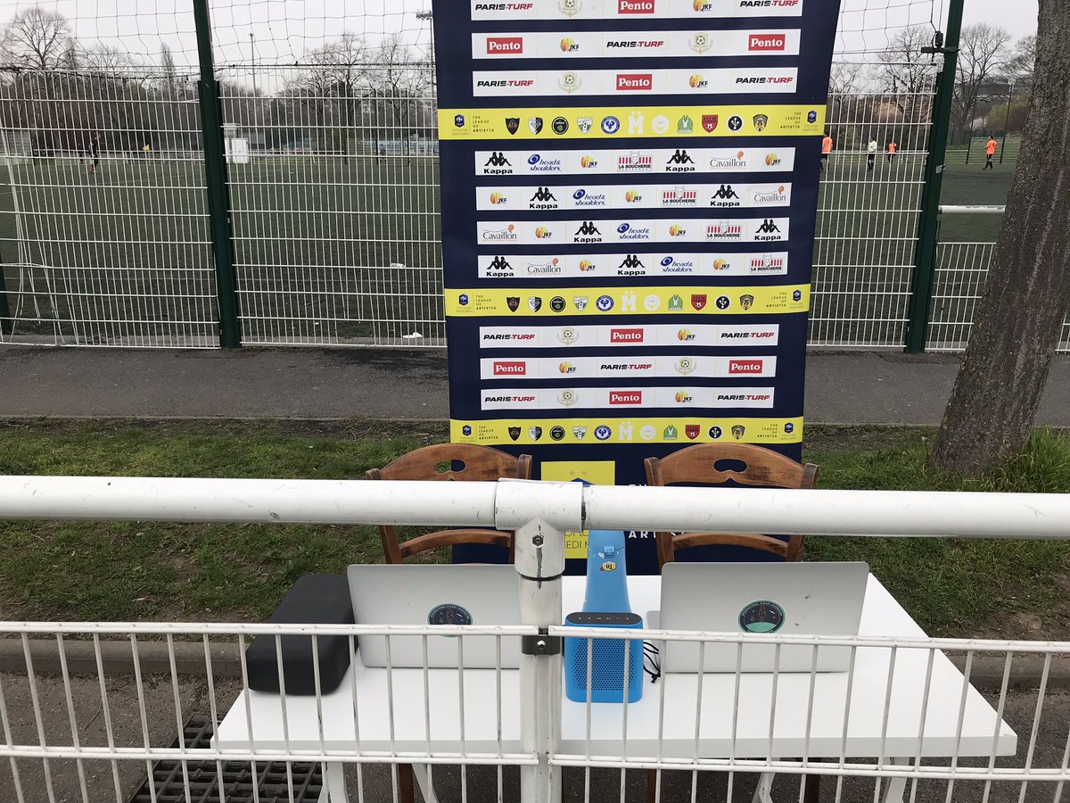 KopBalard's tweet photo. On vient de prendre possession du poste commentateurs, en mode #JanoStyle ! On sera aux premières loges pour le huitièmes de finale du @mediafootclub contre les Tromblons. Prise d’antenne un peu avant 11h les #Balzouzes 😉 #IKFLive #MFCTM https://t.co/eVOLCn2zSW