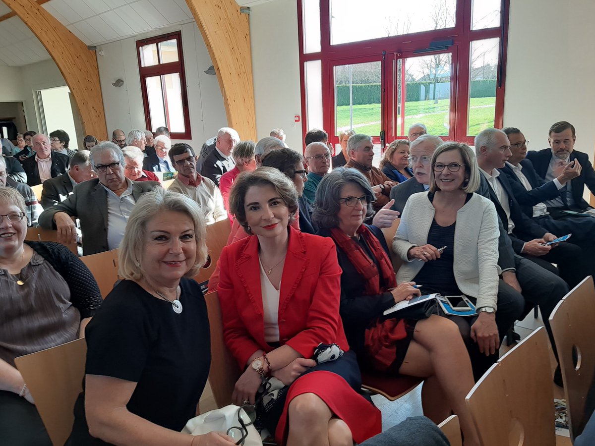 DominiqAguilar's tweet photo. Assemblée générale #AMF89 #jaimemacommune être prêt des citoyens, servir l'intérêt général,le service aux publics.Etre digne confiance donnée @JBLemoyne @gerard_larcher @Vleugerdorange @MurielVerges @HdeRaincourt @NRauscent89 @elueslocales @l_amf @francoisbaroin @AndreLaignel https://t.co/wjpgm7Mjcw