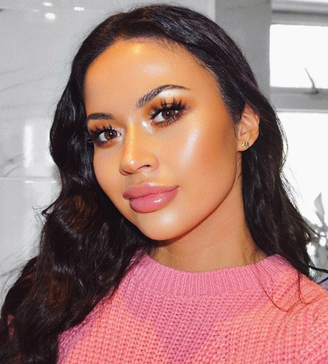 Look at <a href="/AngelaRayson/">ANGELA ♡</a> GLOW ✨ <a href="/demurelashes/">Demure Lashes London</a> delicate flutter in 'aubrey' 🛒👉 ow.ly/xLyh30o7p2t