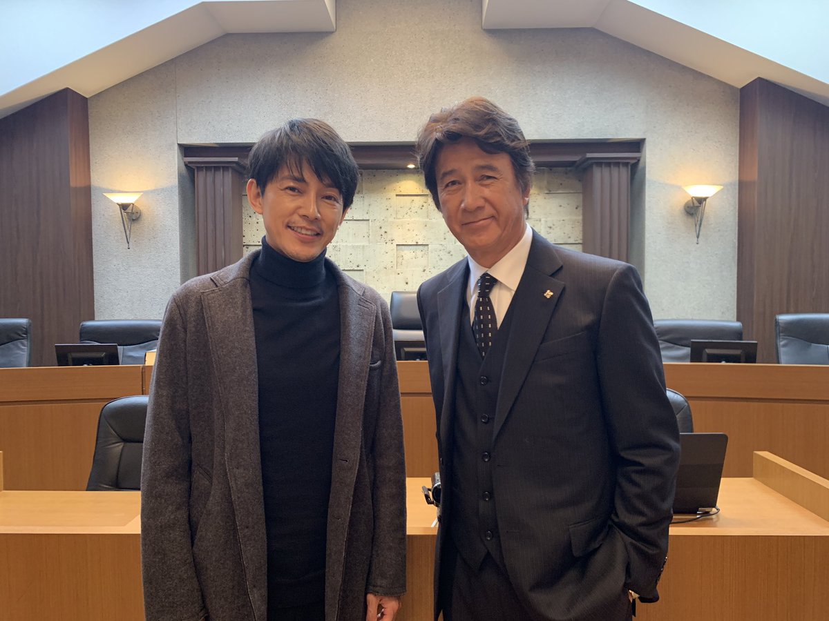 豪華2ショット😃✨先週のラスト、衝撃の秋保先生からの決別でしたが…😱⁉️今夜の最終話では法廷で2人揃うのですが…😏実は朝ドラもご一緒というお二人、イノセンスではピリっとした関係でしたが、仲良さそうに話している姿にほっこりしました☺️#イノセンス #冤罪弁護士 #藤木直人 #草刈正雄 #なつぞら