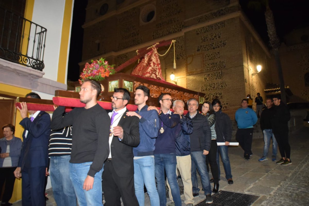 NazarenoGJ's tweet photo. PRIMERA LEVANTÁ|
Acto simbólico con homenajes a hermanos o cofrades por su trayectoria, siendo los hermanos galardonados está Cuaresma 2019:

Capataz de Honor:
Juan Bautista Fernández

Horquillero de Honor:
José Luís Muñoz Cobos

Distinción Nazareno:
Andrés Jiménez
#Almuñécar https://t.co/aDv3zQME2k