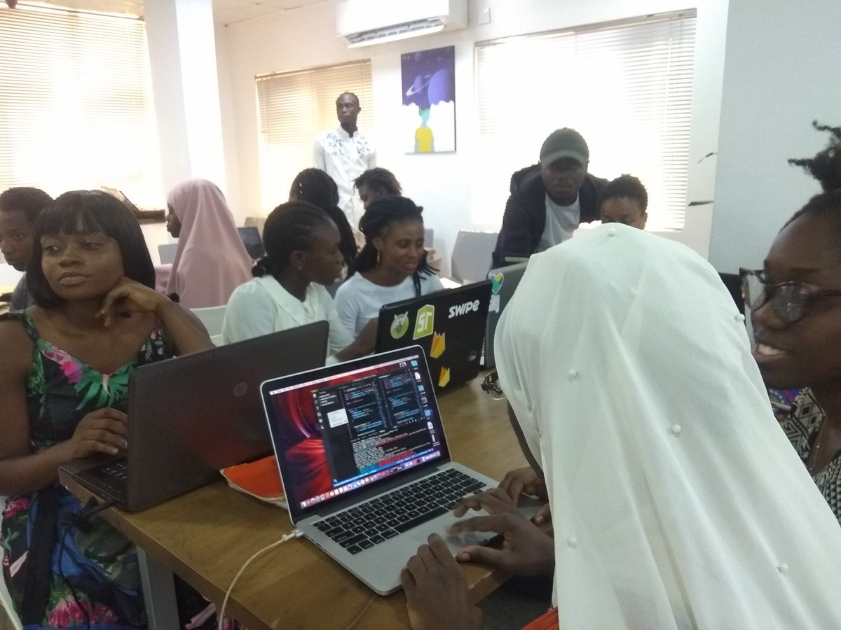 DevCommsLagos's tweet image. Winter is here💃💃💃

Our #InternationalWomensDay Event just started.

It&apos;s #BalanceForBetter as #WomenofDevCLagos are having an amazing time with @PrincesOluebube anchoring the first codelab

Leggo🙅