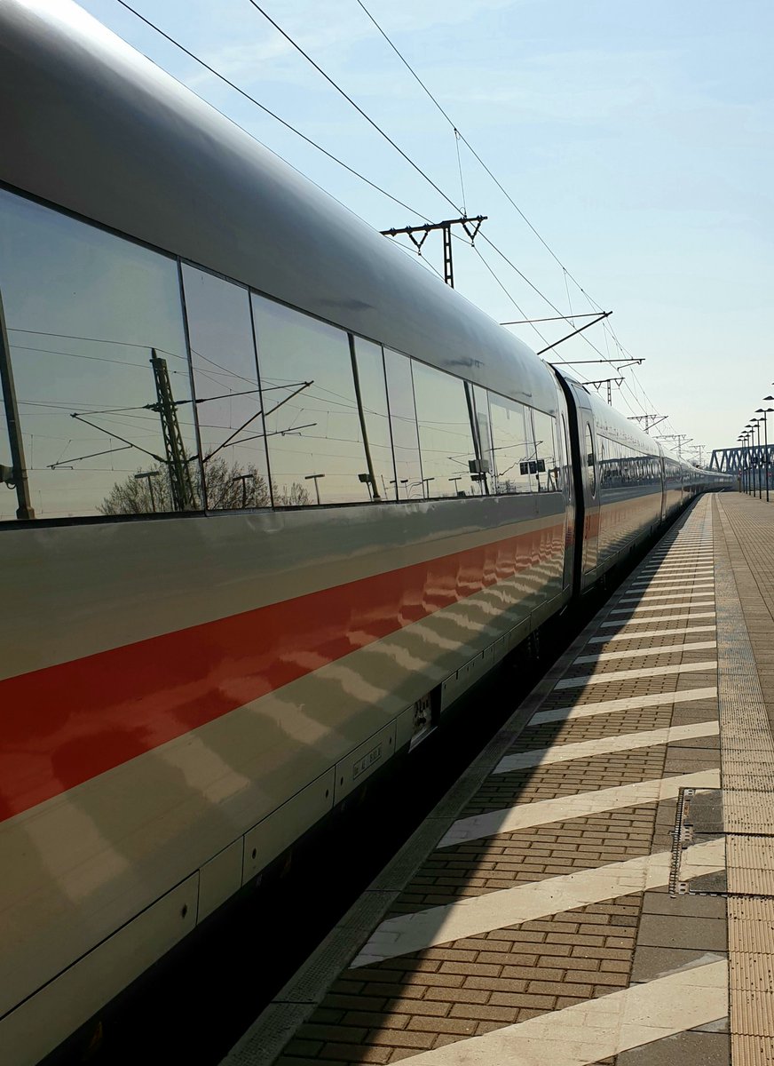 Opernjunkie's tweet photo. auf dem Weg zur spannendsten Premiere der Essener Saison! 🚅 #Operntrip #Aalto #OperEssen #Medea #Reimann https://t.co/wBexqE5zky