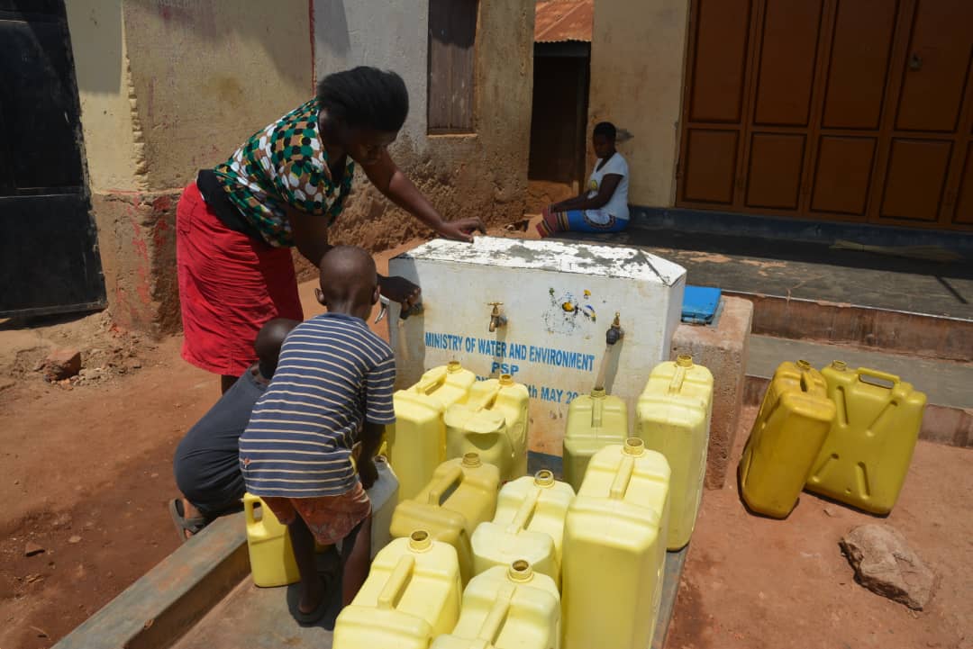 UmbrellasWatsan's tweet photo. #MWEworks #Umbrellaswork: inspection of #kiwenda-#Namulonge Water Supply System &amp; Sanitation facility in wakiso District #UWEWK19 @min_waterUg @DrKitutu @Water4PeopleUG @Parliament_Ug @okidi64 @DominicKavutse1 @VisionGrp @HonKibuule @UgandaMediaCent @walkers_uganda https://t.co/KzOdKR9BGf