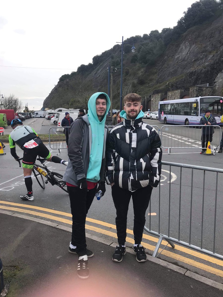 GowerCollegeSwa's tweet photo. Mae ein myfyrwyr Gradd Sylfaen Rheoli Digwyddiadau wrthi’n gweithio’n galed yn #DuathlonyMwmbwls @aweventsteam!
Mae popeth yn edrych yn wych ac yn rhedeg yn esmwyth. Gwaith gwych, bobol 👏🏼👏🏼👏🏼
#ysbrydolirgenedl #activitywalesevents #cy https://t.co/NNpgIWkby7