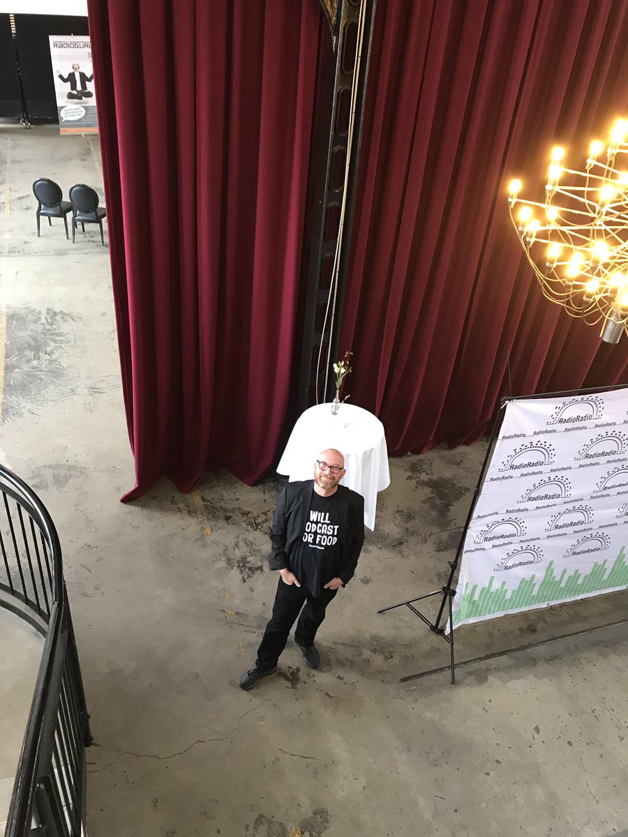 Den 6. <a href="/radioradiodk/">RadioRadio</a> er skudt igang.  <a href="/radiovagabond/">The Radio Vagabond</a> første indslag inkl. +200 meter udspring.