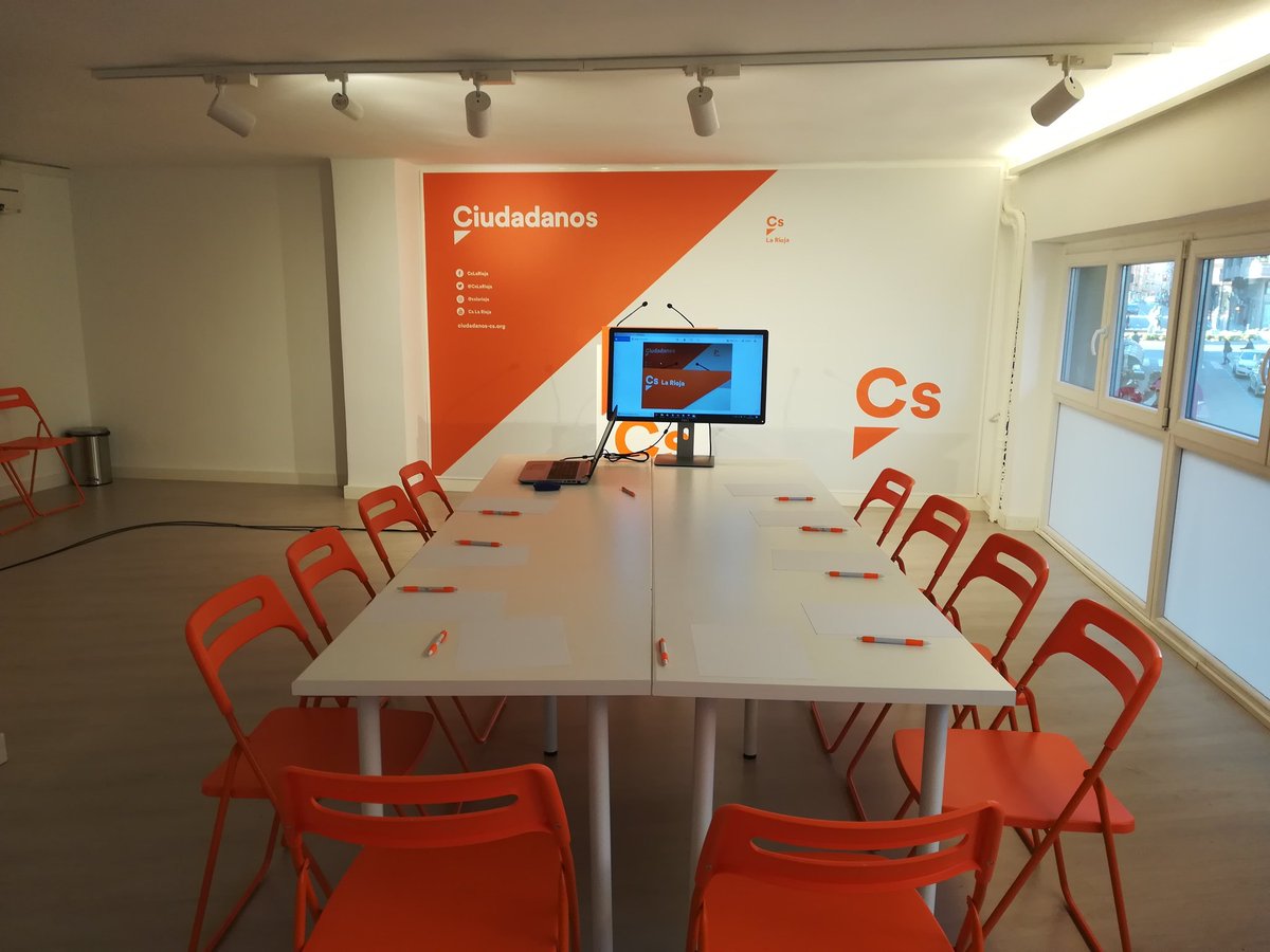 CsLaRioja's tweet photo. 📸 Esta mañana los #RediCs de @CsLaRioja hemos estado trabajando para preparar la estrategia digital de la campaña #28A 💪🏼💪🏼

🍊 Estamos preparados para ganar las elecciones y lograr que @Albert_Rivera sea el próximo presidente de #España #EquipoNaranja https://t.co/gkeb77zf7A
