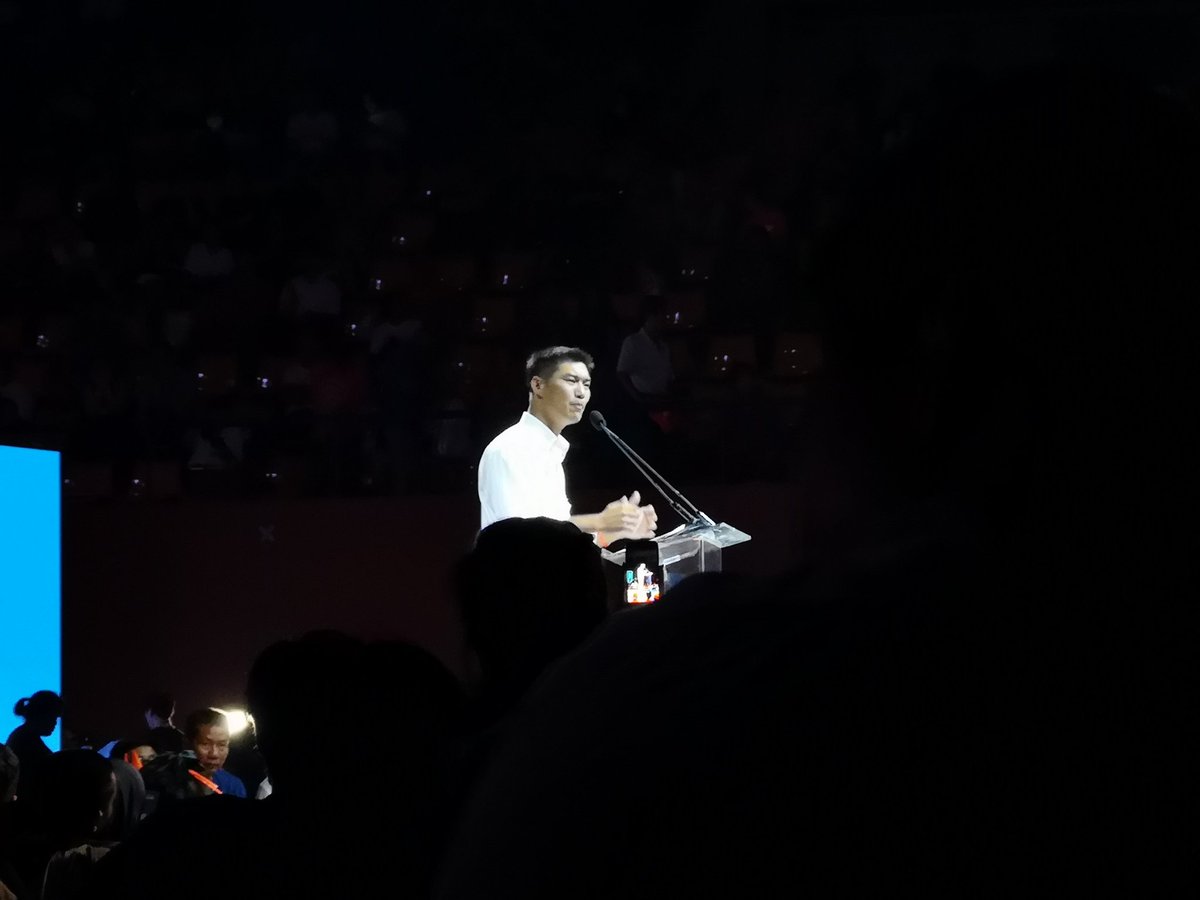 newfutureis's tweet photo. เมื่อวานมีโอกาสได้ไปฟังปราศัยใหญ่เป็นครั้งแรกใน30กว่าปี สิ่งหนึ่งที่รู้สึกและเห็นได้ชัดก็คือ คุณได้จุดไฟให้ปชชมีความหวังอีกครั้ง ทำให้ปชชไม่ยอมแพ้และพร้อมจะสู้เพื่อเปลี่ยนแปลงไปสู่สิ่งที่ดีกว่า คุณเป็นความหวังของปชช #อนาคตใหม่ #กาอนาคตใหม่ให้ธนาธรเป็นนายก #เลือกตั้งประเทศไทย2562 https://t.co/t16CsjNPUi