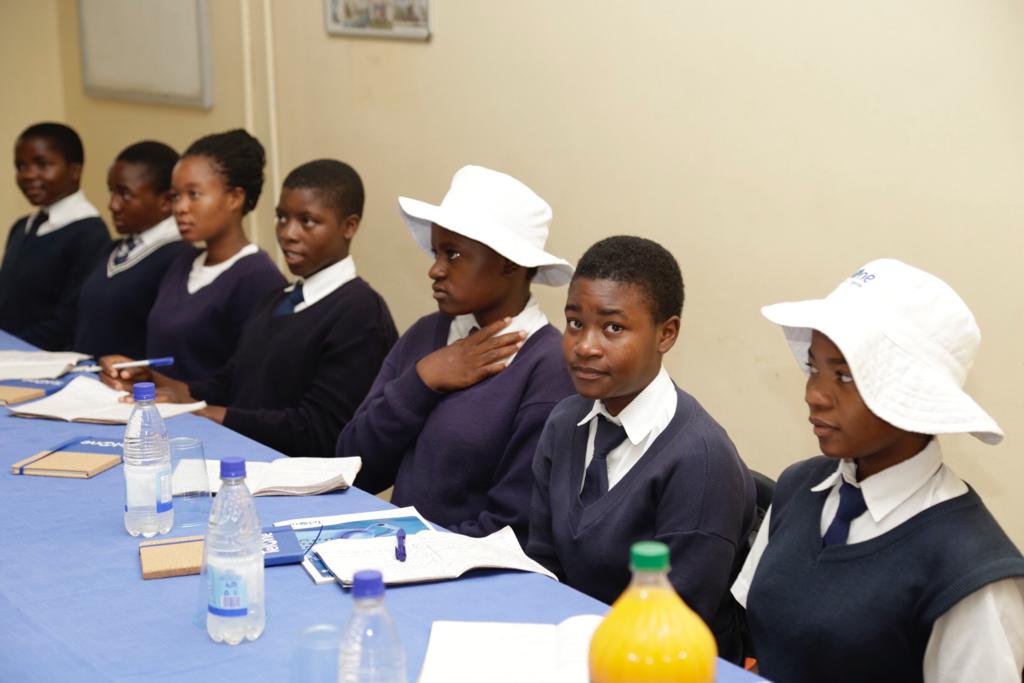 TelOneZW's tweet photo. Girls in Mutare receive Financial Literacy training by Kudzai Mubaiwa as part of the TelOne Queenmakers Girls Mentorship Program #Kumakomoyo #TelOneQueenmakers #TelOneInTheCommunity https://t.co/NM4GwevQ1W