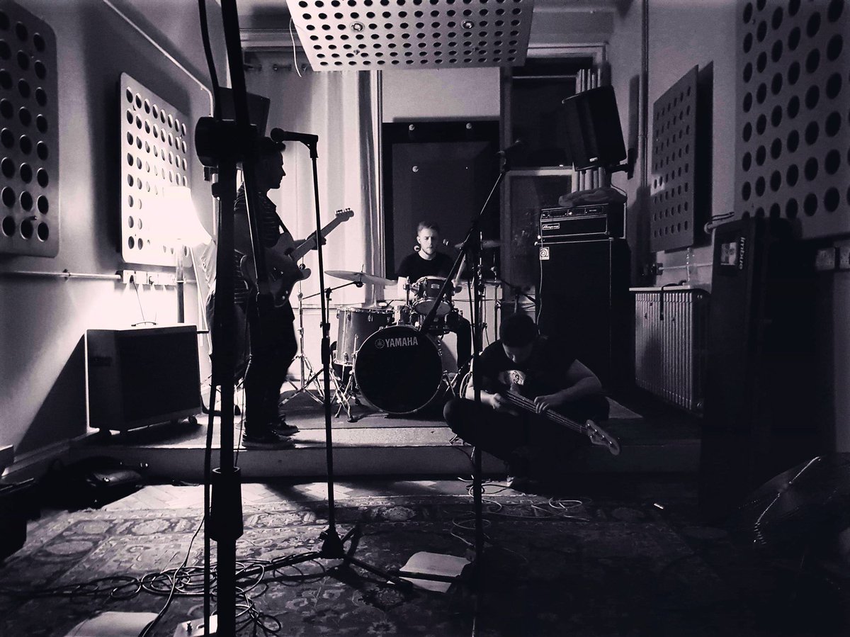 sprnghll's tweet photo. TONIGHT. @TheHauntLive. DOORS @ 7PM. https://t.co/rjGd6OCoUD