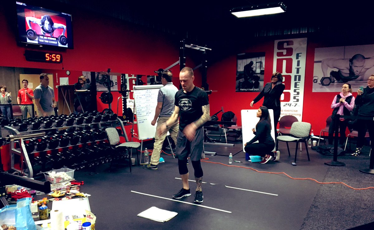 ComcastMilitary's tweet photo. Phenomenal effort by Jason Mosel, finishing strong in his mission! @PallottaFundInc #burpeesforveterans #knowyourvalue @ValeriePallotta #joshpallottafund https://t.co/7I7eBpwp9I