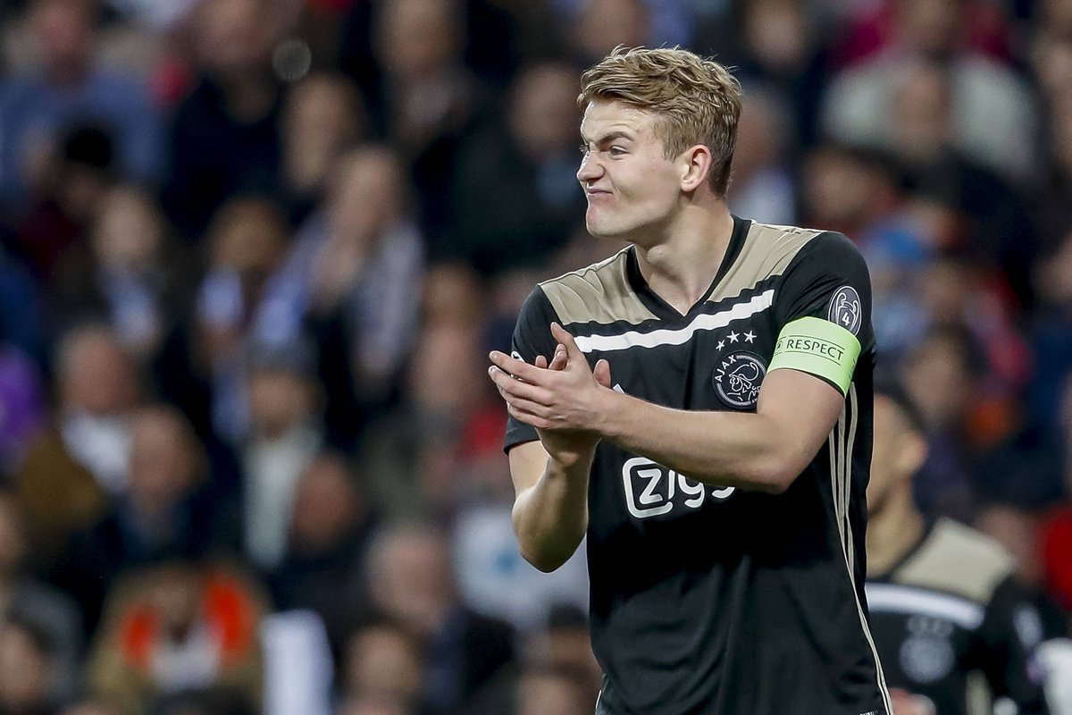 mundodeportivo's tweet photo. 🛎️ MATTHIJS DE LIGT

✍️ Lo cuentan @ffpolo y @sergisoleMD 
🤝 Bartomeu y Grau pueden aprovechar su viaje a Amsterdam por la Asamblea General de la ECA de lunes y martes
💸 El Ajax pedirá algo similar a los 75+11 que costó Frenkie de Jong
https://t.co/nvuBdW4IcU https://t.co/HewjWoMLXe