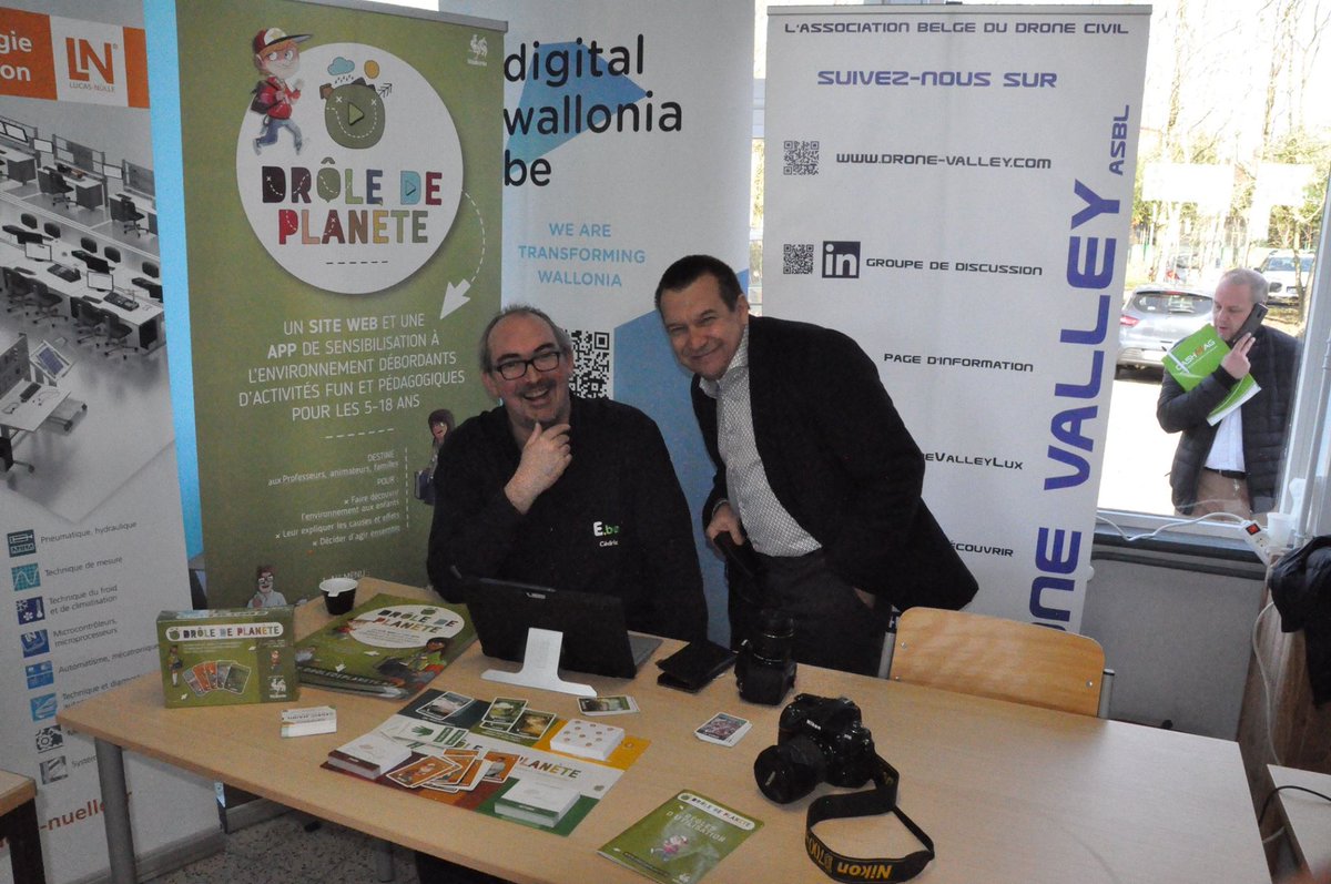 "Salon des Chefs d'Ateliers" organisé à l'ITCF de Sivry-Rance. Nous y avons organisé une table ronde avec les acteurs de l'enseignement technique, de la promotion sociale, .. afin de ré-enchanter l'école, le désir d'apprendre,.. grâce aux nouvelles technologies comme les #drones.