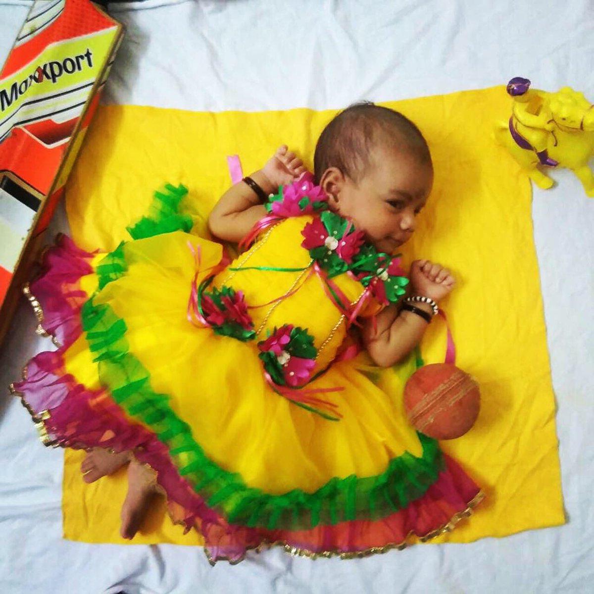 Mano_Seenu's tweet photo. Very Young #CSK fan #Datta Sri (23days) Ready to Roaring #CSKvRCB Match,need your blessings for Future #CSKW player @ChennaiIPL @msdhoni @ImRaina @CSKFansOfficial @JadhavKedar @mvj888 @SPFleming7 @ImranTahirSA @ShaneRWatson33 @CricSuperFan @RayuduAmbati @DJBravo47 @DivyaManoj19 https://t.co/XNGyxg50FZ