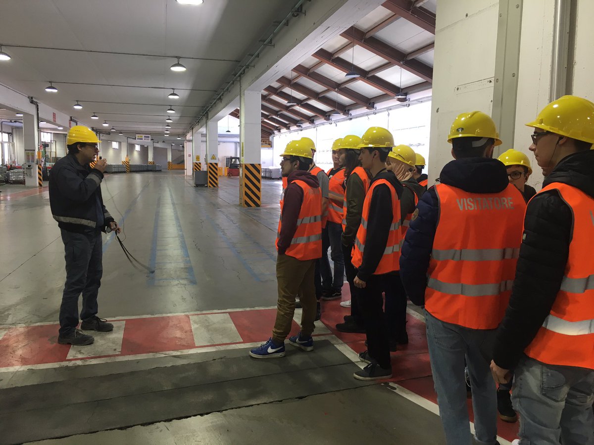 raffmetalSpa's tweet photo. Eccoci arrivati al secondo appuntamento dei corsi di formazione in collaborazione con l’ITIS di Vobarno, oggi abbiamo accolto le classi quarte dei corsi di meccanica ed energia per un corso di “CHIMICA”.
#raffmetal #we❤️school #forthefuture https://t.co/ngCCe234xO