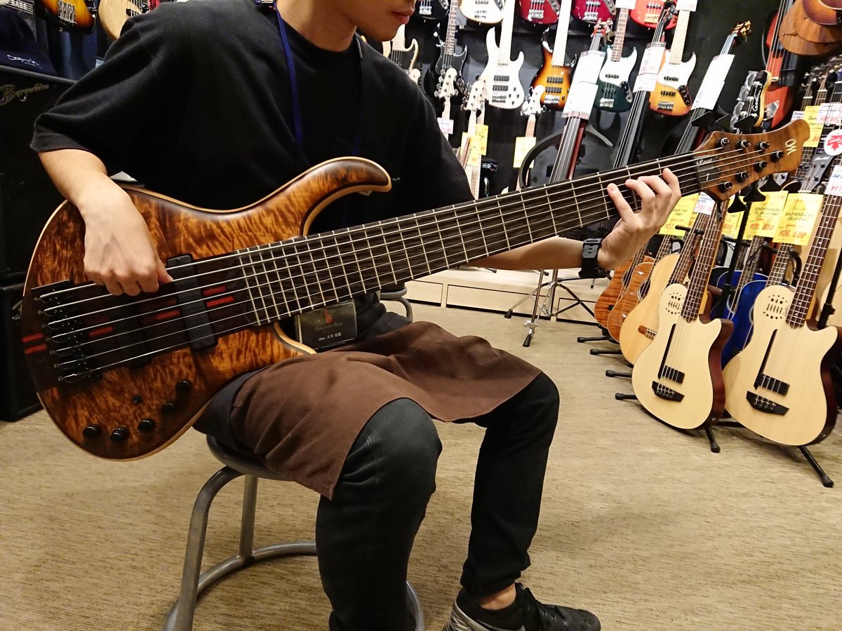 池部楽器店グランディベース東京 平日時短営業中12 19時 土日祝通常営業 On Twitter Mayones よりトップ材にeye Poplarを選択したpatriotの7弦モデル イケベスタッフが本国工場にて選定した極上マテリアルとなっておりインパクト大 弦間ピッチも広めなので