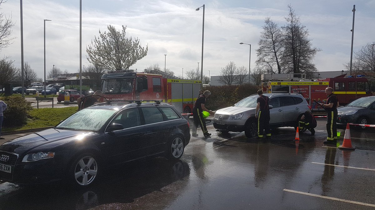 Vinney3178's tweet image. Frome Firefighter charity carwash well underway. Homebase carpark 10-2pm. Come get your car washed and donate to a great cause. #Frome #Firefightercharity