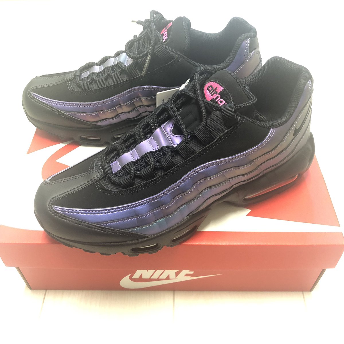 OR_hiroki1201's tweet photo. 早速届きました!
実物はまじでかっこいい!
#NIKE
#NIKEAIRMAX95
#PREMIUM
#THROWBACKFUTURE https://t.co/xgNYL8pNqg
