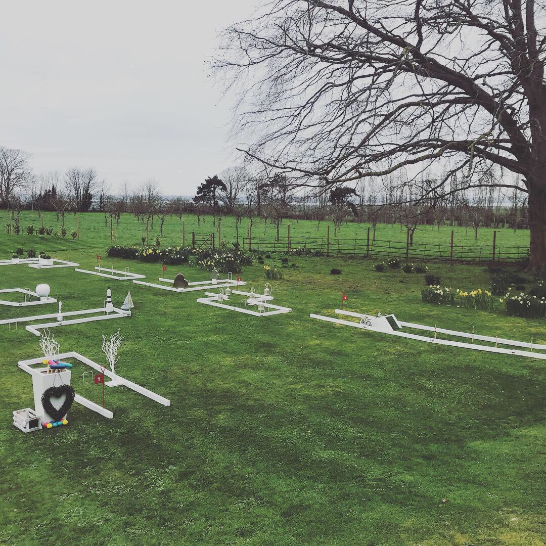 diamondhireuk's tweet photo. Crazy croquet at the stunning Knowle Country House today ⛳️swipe to see the process #croquet #crazy #minigolf #garden #games #wedding #party https://t.co/BRt3U9VwVq