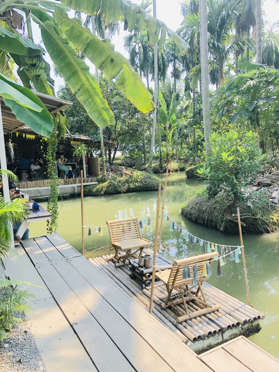 Chanee_Chobteaw's tweet photo. After The Rain coffee & Gallery ร้านคาเฟ่น่ารัก ในจังหวัดนครปฐม ใกล้กับตลาดน้ำดอนหวาย ในบรรยากาศร่องสวน สามารถพายเรือได้ @ReviewAroii @aroii @EATcationTH @checkinkintiew @aroypaidaek #ชะนีชอบเที่ยว #chanee_chobteaw #รีวิวนครปฐม https://t.co/H5MQDYfURz