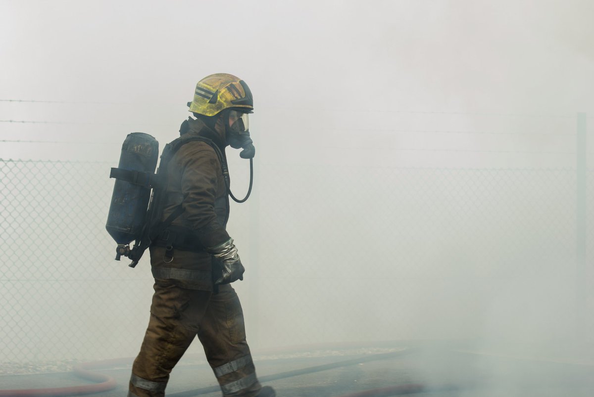 fire_scot's tweet photo. A fire involving just a small bag of rubbish can still create enough smoke to fill an entire stairwell – and could spread rapidly.

Always keep your communal stairwells areas clear 🧹🗑️

Don't let your #SpringClean put lives at risk ➡️ https://t.co/Zi8FBHQip5 #StampItOut 🚫🔥 https://t.co/kpNF2z3rP3