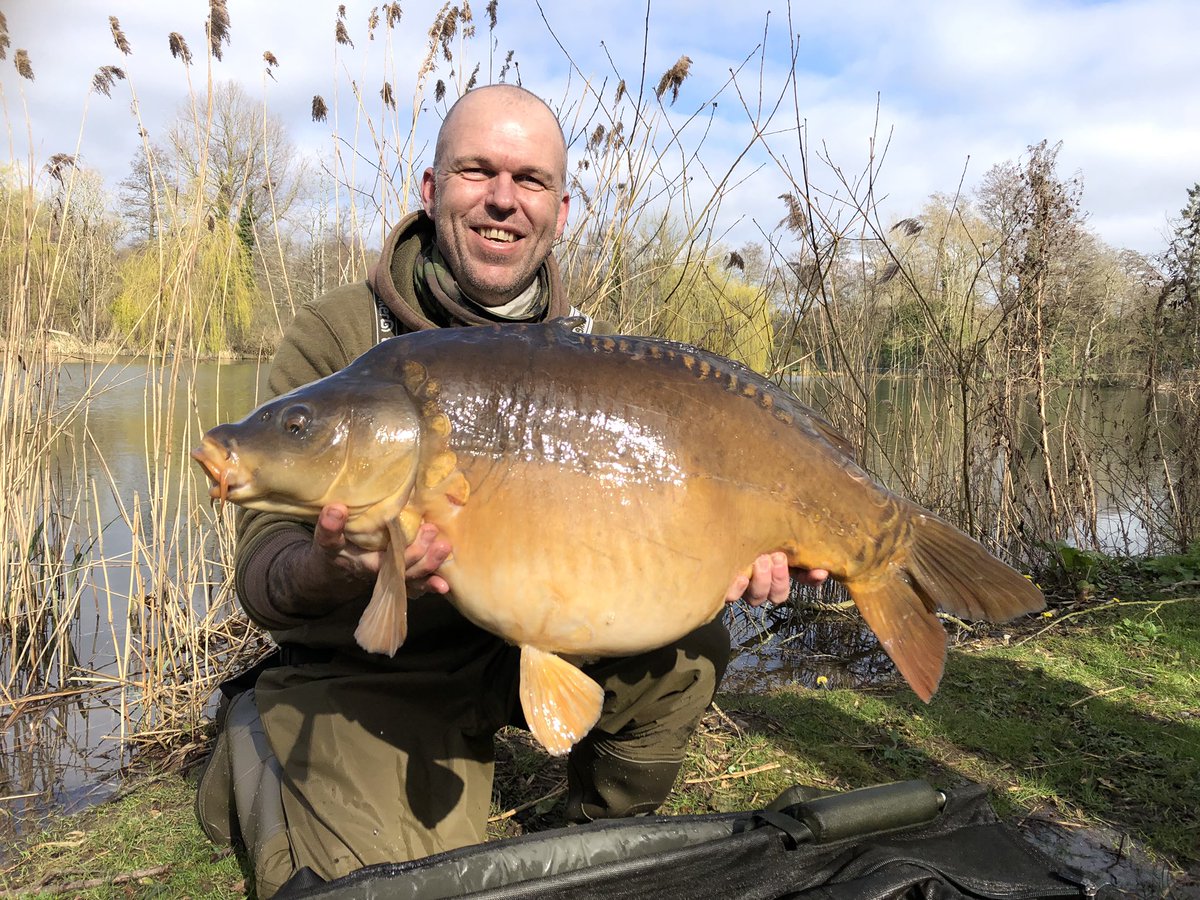 NorfolkMarc's tweet photo. Over the moon with is beauty 29lb #newpd 😀 @Taswood_lakes #trakker #korda #stickybaits https://t.co/8r5GpmAMY7