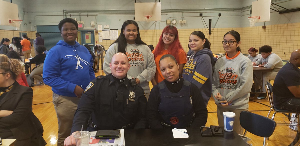 RSAMS377's tweet photo. Thank you PO Weismiller and PO Scott for supporting our youth! You both contributed to the success of our #CareerDay
These two gems are #youthofficers of @NYPD25Pct
#gettoknowyourcommunity
#UnityintheCommunity
#Champions4Children https://t.co/EQdNnNoPtr