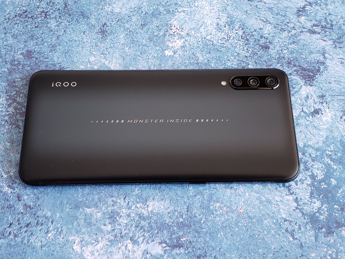 UniverseIce's tweet photo. vivo-iQOO https://t.co/6s2skdwwv3