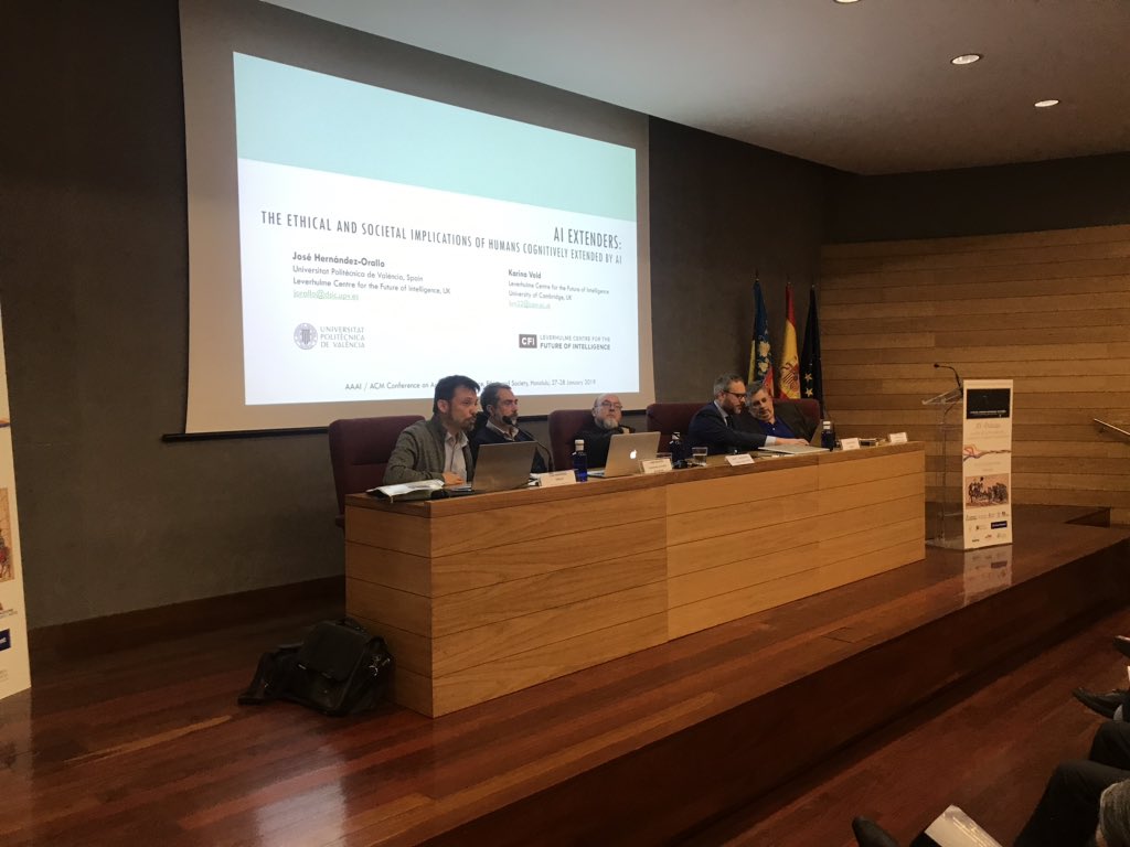 UNESCOValencia's tweet photo. Comienza la mesa redonda ‘La Segunda digitalización’. Participan Enric Montesa (Economista), David Casacuberta (Profesor de Lógica y Filosofía de la @UABBarcelona ) y Daniel Rodriguez (COO @occentus) en la #XVMultaqa https://t.co/bzTlKrtHpu