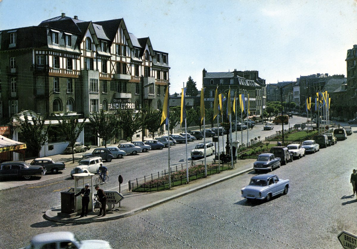 2000 ans d’histoire et 1 h 30 d’aventure. La place Du Guesclin et les rues piétonnes de #SaintBrieuc se dévoilent, dimanche, au fil d’une visite guidée. Rendez-vous à 15 h 00 devant l'hôtel-restaurant Best Western, place Du Guesclin. Gratuit.