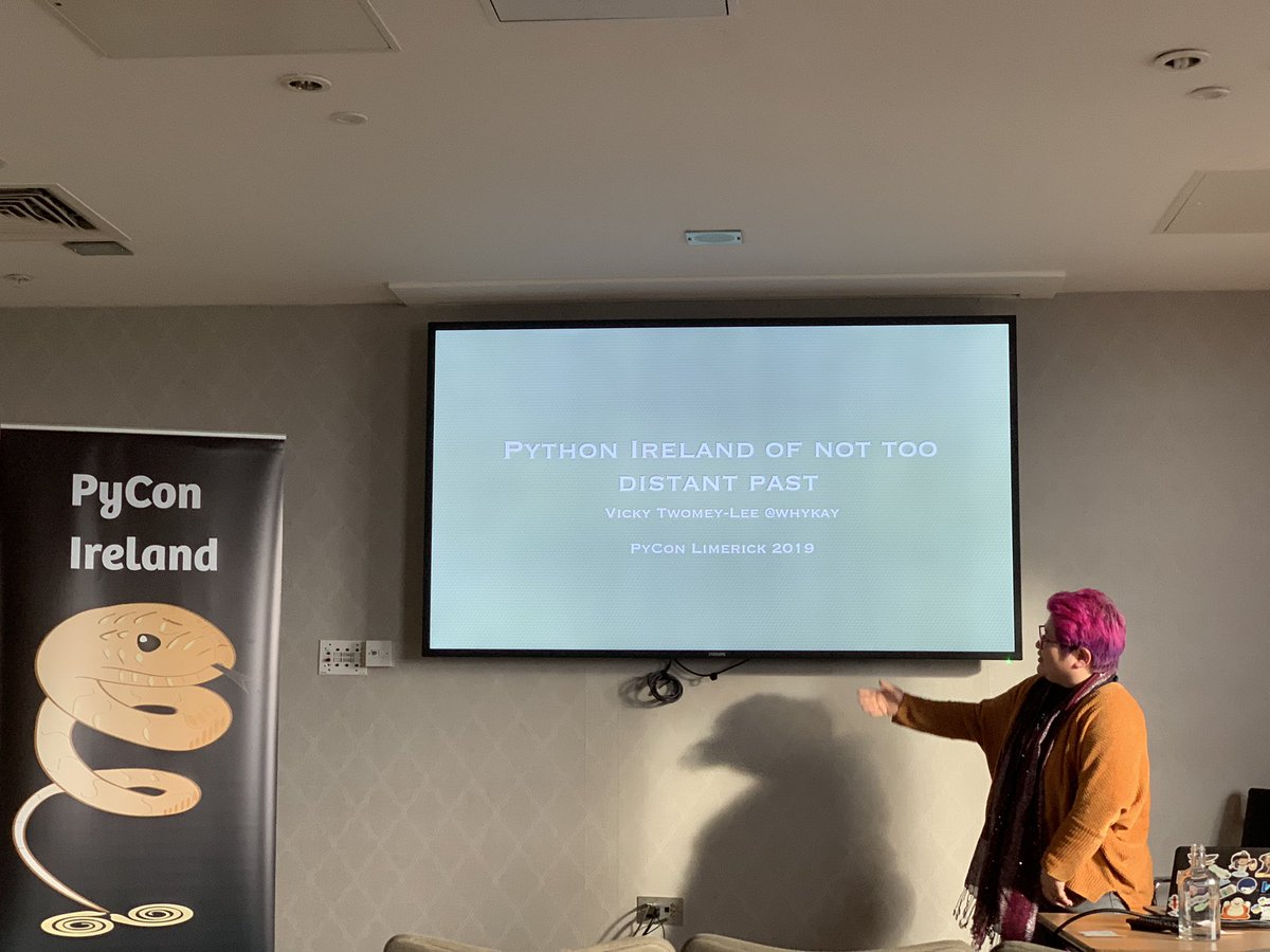 leleportella's tweet image. @whykay finishing the talks in Track 1 at #PyconLim