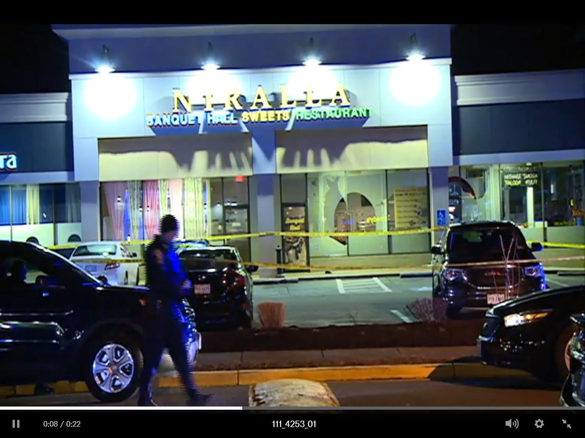 alanhenney's tweet photo. update to last night's CRITICAL shooting and melee at Brookfield Plaza in Springfield, Va.: https://t.co/HqAuwpyXjt  NEWS PHOTOS TOM YEATMAN: https://t.co/ErlJR7GusY
