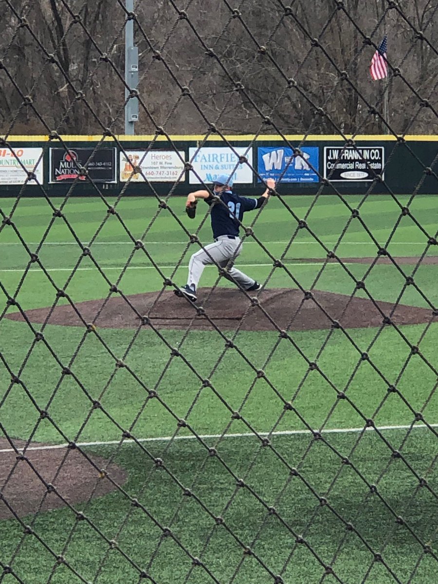 Bobcat alum Brock Gilliam on the mound today for Washburn at Cent Missouri. Bringing heat!  Not surprised!  Work ethic and weight room stud!  ⁦<a href="/BaseballBLHS/">Bobcat Baseball</a>⁩