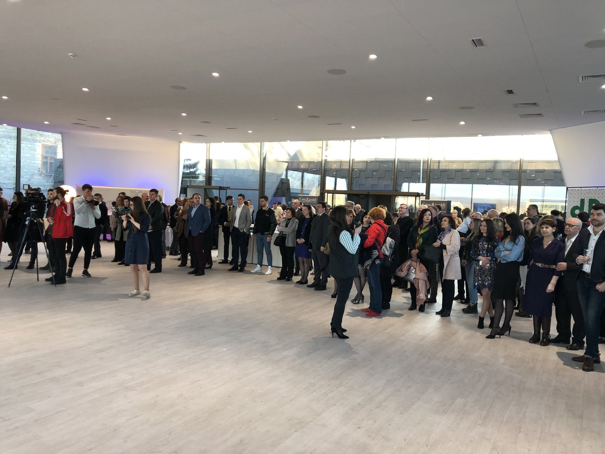 ItalyinMDA's tweet photo. #ItalianDesignDay2019 in Moldova con lo stile italiano apprezzato in tutto il mondo! https://t.co/DxIiWWc7M2