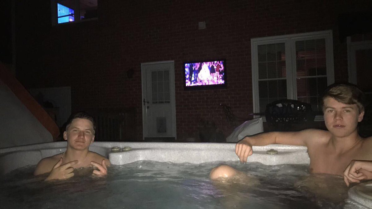 LandonNorris11's tweet photo. Happy 🔞 bday bro! @cbritt31 https://t.co/NG3HdUQj3U