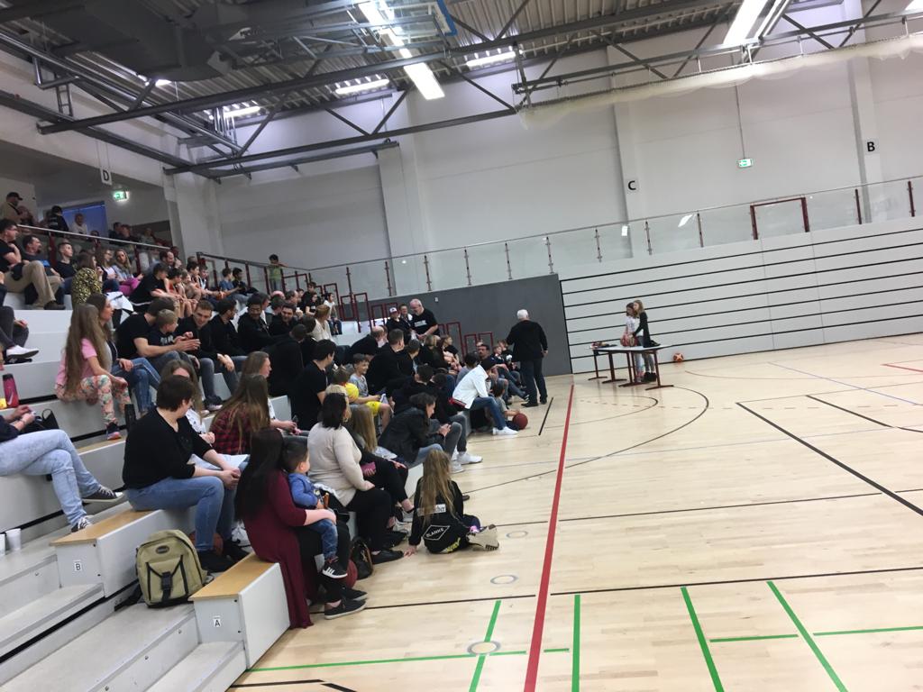 IKangaroos's tweet photo. DANKE an alle, die gestern bei der Party dabei waren, es war ein super schöner Abend und ein entspannter Saisonabschluss. 🏀❤️
Wir danken allen für die rege Teilnahme auch an unserer Verlosung 🤩
#NothingButKangaroos #WantedAsOne #BarmerLiga https://t.co/PkMdX5Xrhb